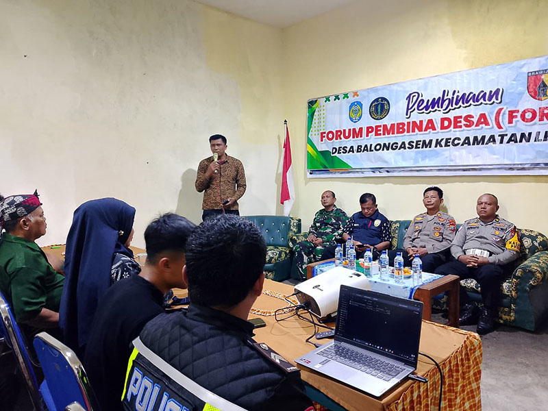 Polantas Menyapa: Satlantas Polres Nganjuk Sosialisasikan Tertib Lalu Lintas dan Ops Zebra Semeru 2025 kepada Warga Balongasem